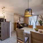Olive Shade - Near The Apartamento Split