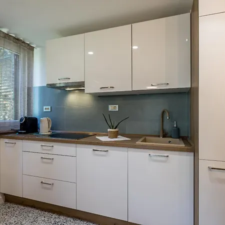 Olive Shade - Near The Appartamento