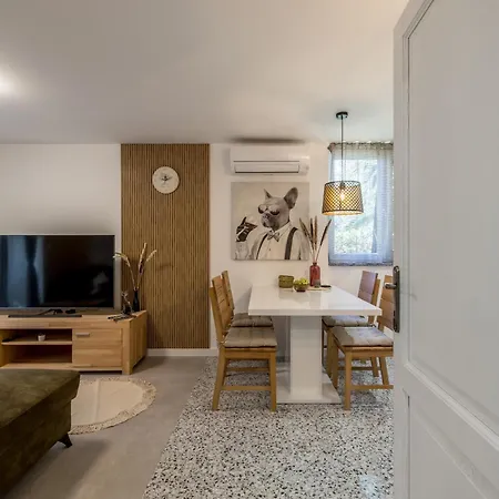 Olive Shade - Near The 아파트 *