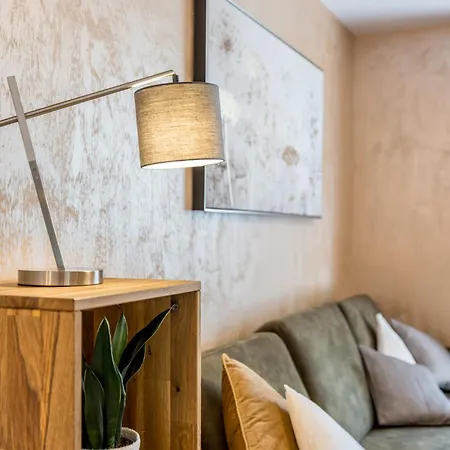 Olive Shade - Near The 아파트