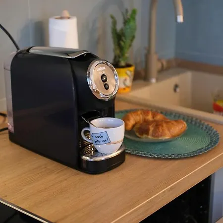 Olive Shade - Near The Lejlighed